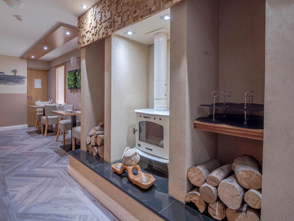 Blackbull Hotel Tarbolton ภายนอก รูปภาพ