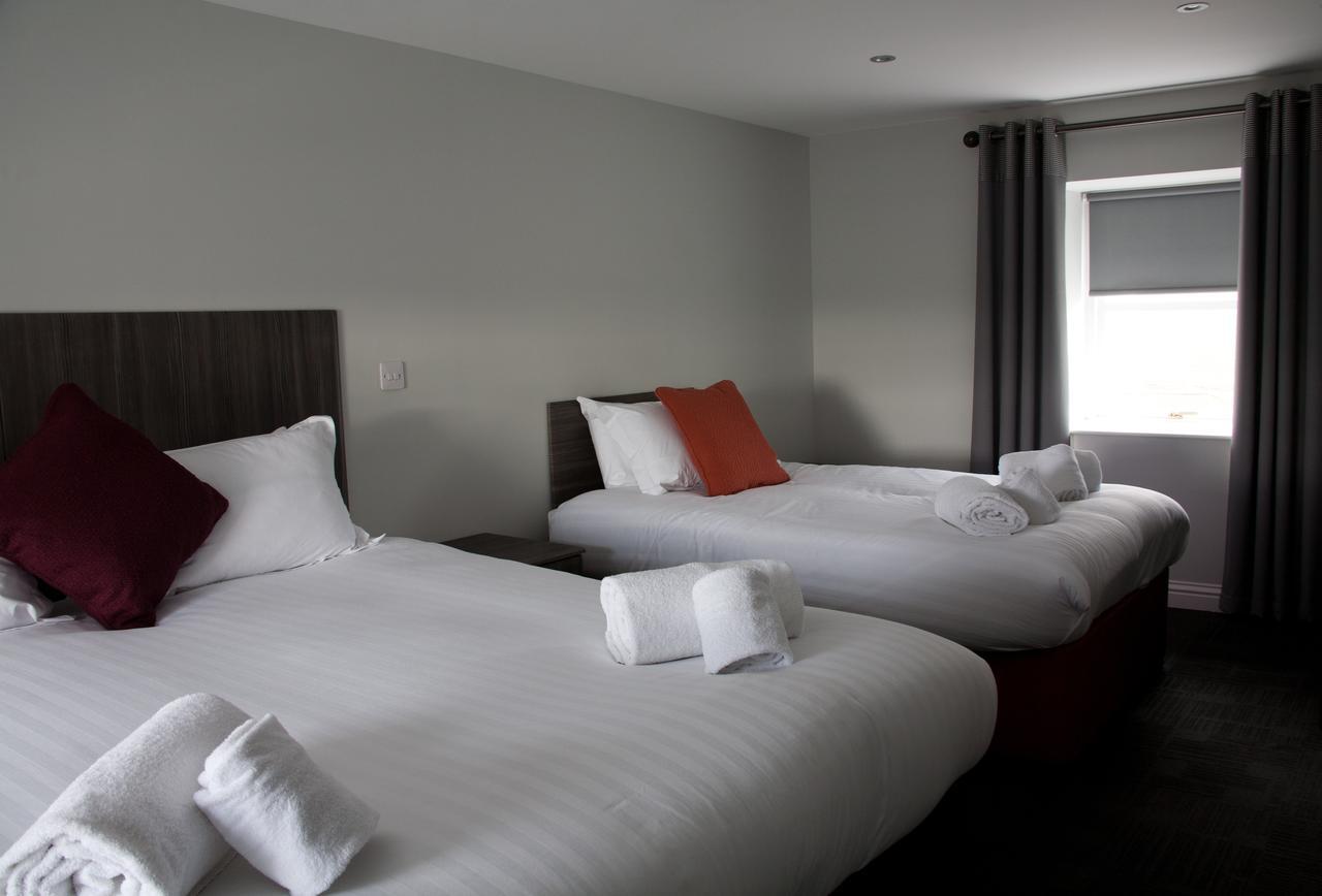 Blackbull Hotel Tarbolton ภายนอก รูปภาพ